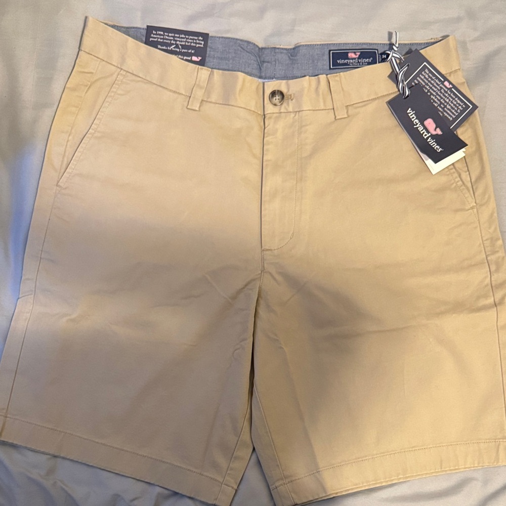 NWT Vineyard Vines Men’s 9” Breaker Shorts – Size 34 Khaki